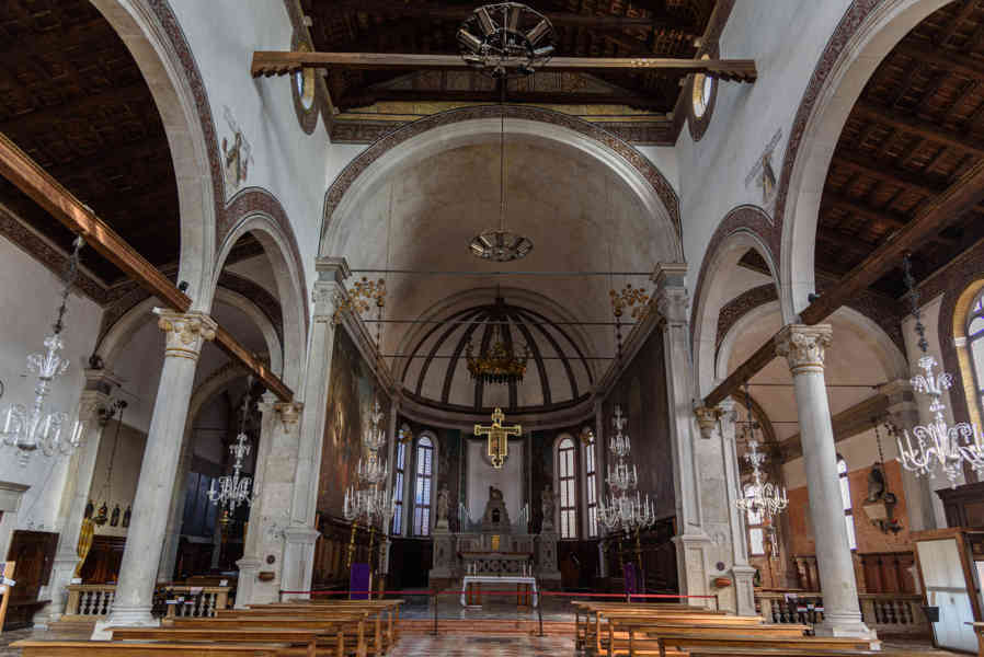 Italia - Venecia 307 - isla de Murano - iglesia arciprestal de San Pedro Mártir.jpg